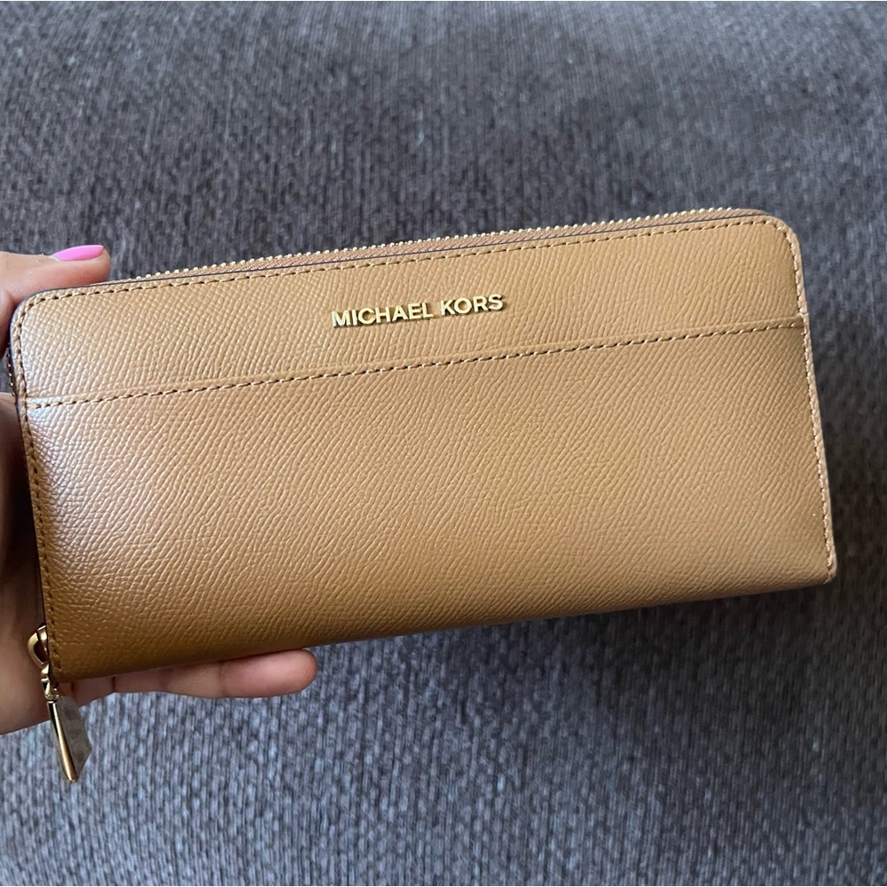 MICHAEL KORS Brown Pebble Leather Gold-Tone Hardware Zip Around Wallet